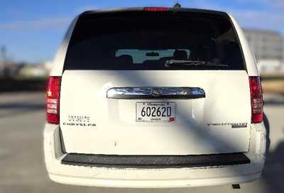 2010 Chrysler Town & Country, $2995. Photo 4