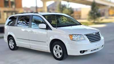 2010 Chrysler Town & Country, $2995. Photo 7