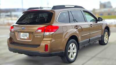 2013 Subaru Outback, $7495. Photo 5