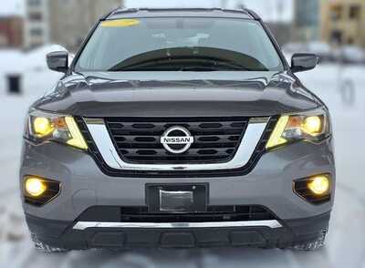 2017 Nissan Pathfinder, $9995. Photo 8