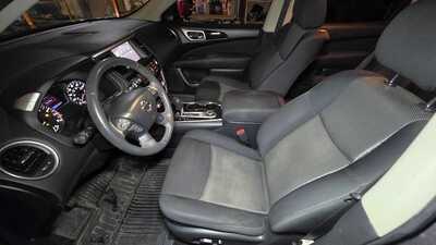 2017 Nissan Pathfinder, $9995. Photo 9
