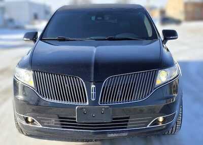 2015 Lincoln Town Car, $15995. Photo 5