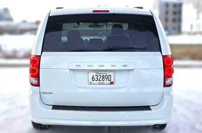 2017 Dodge Caravan, Grand, $5995. Photo 4