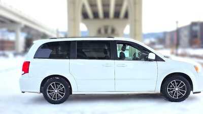 2017 Dodge Caravan, Grand, $5995. Photo 6