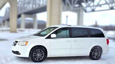 2017 Dodge Caravan, Grand, $5995. Photo 1