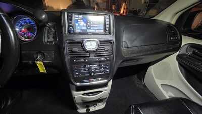 2013 Chrysler Town & Country, $6995. Photo 12