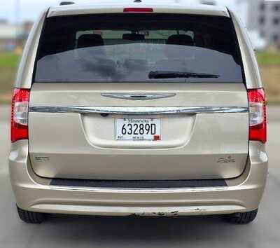 2013 Chrysler Town & Country, $6995. Photo 4