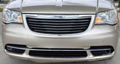 2013 Chrysler Town & Country, $6995. Photo 9