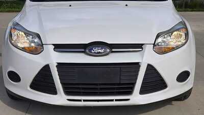 2014 Ford Focus, $7995. Photo 8