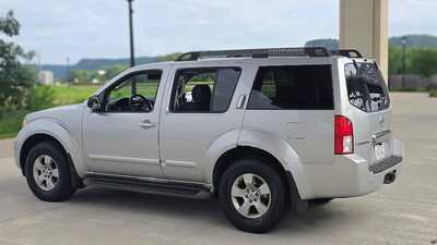 2006 Nissan Pathfinder, $3995. Photo 3