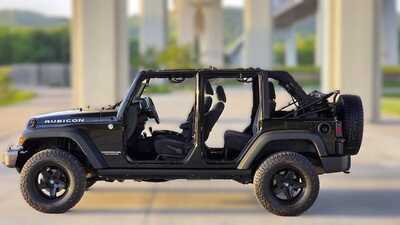 2015 Jeep Wrangler Unlimited, $17995. Photo 2