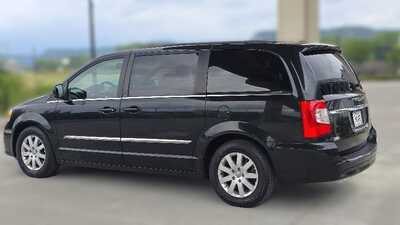 2013 Chrysler Town and, $7995. Photo 3