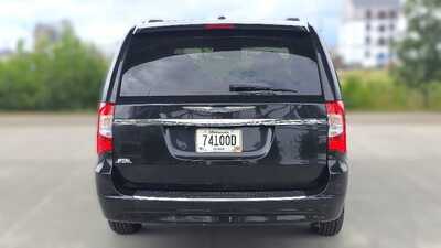 2013 Chrysler Town and, $7995. Photo 4