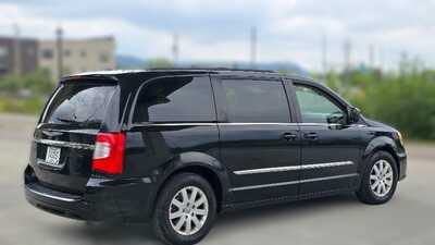 2013 Chrysler Town and, $7995. Photo 5