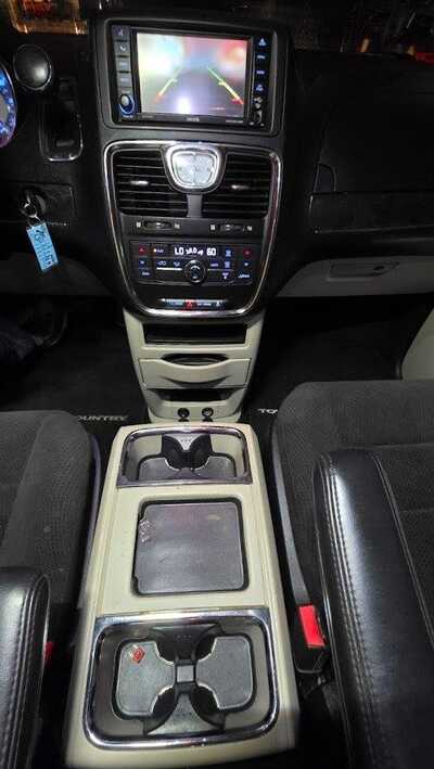 2013 Chrysler Town & Country, $7995. Photo 10