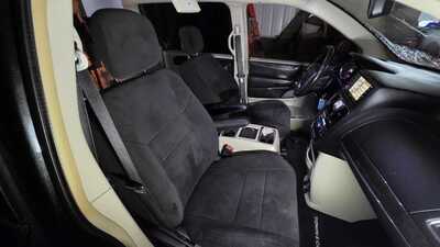 2013 Chrysler Town & Country, $7995. Photo 11