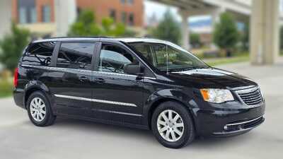 2013 Chrysler Town & Country, $7995. Photo 7