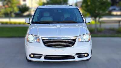 2015 Chrysler Town & Country, $7495. Photo 8