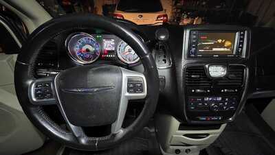 2013 Chrysler Town & Country, $0. Photo 11