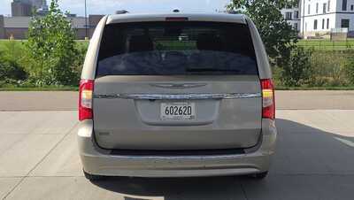 2013 Chrysler Town & Country, $0. Photo 4