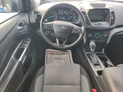 2019 Ford Escape, $9000. Photo 7